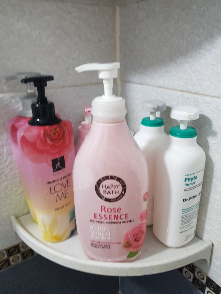 해피바스 (HAPPYBATH) 로즈 에센스 브라이트닝 바디 워시 review image