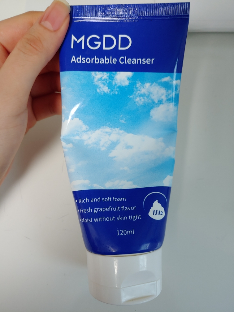 吸附洁面乳的真实用户使用照片