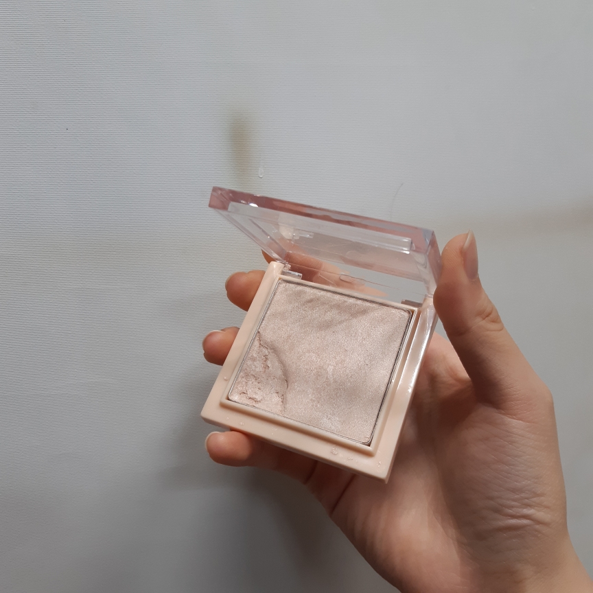 daiso Peach Baby Like Highlighter review image