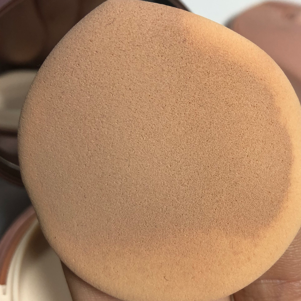 Real user review photo of Conceal Glow Cushion [No. 13 Cool Ivory]
