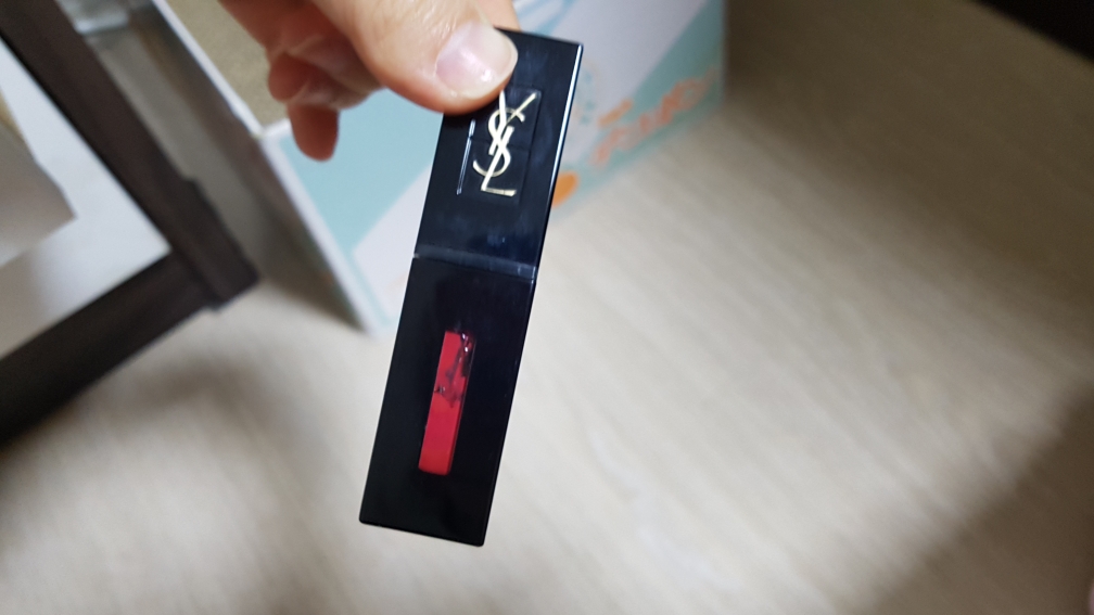 贝尔尼亚·勒布尔 维尼尔滋润唇膏唇彩 [402 奢华混合] (维尼尔染唇)的真实用户使用照片