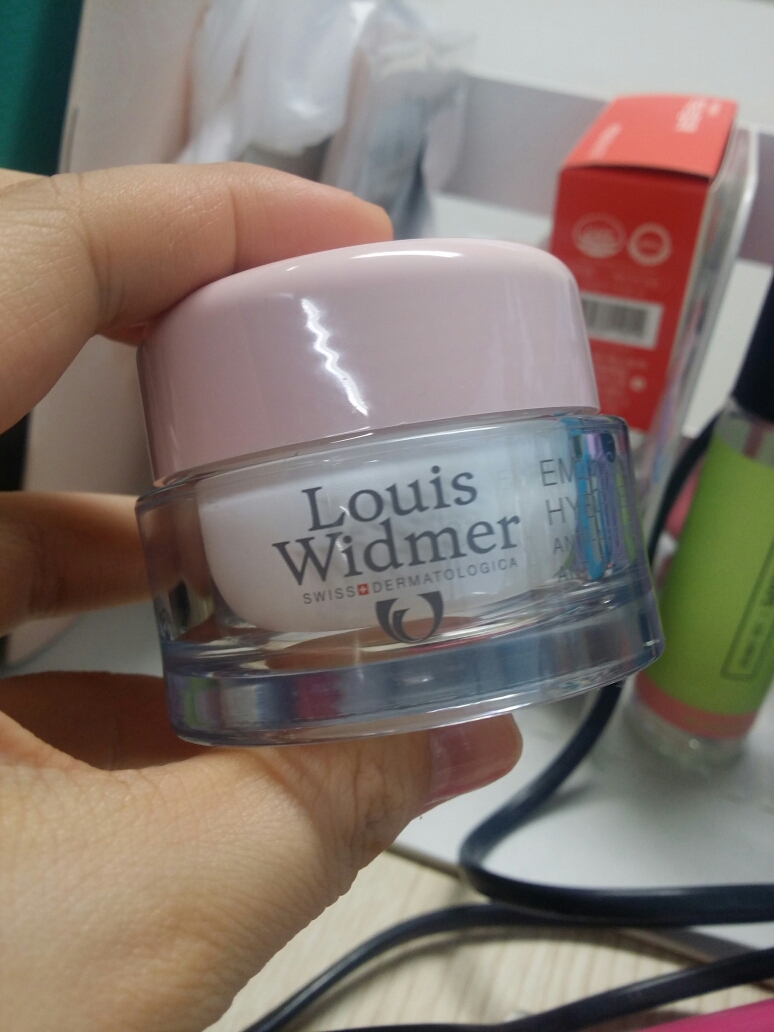 루이스비드마 (LouisWidmer) 모이스처 에멀전 하이드로 액티브 review image