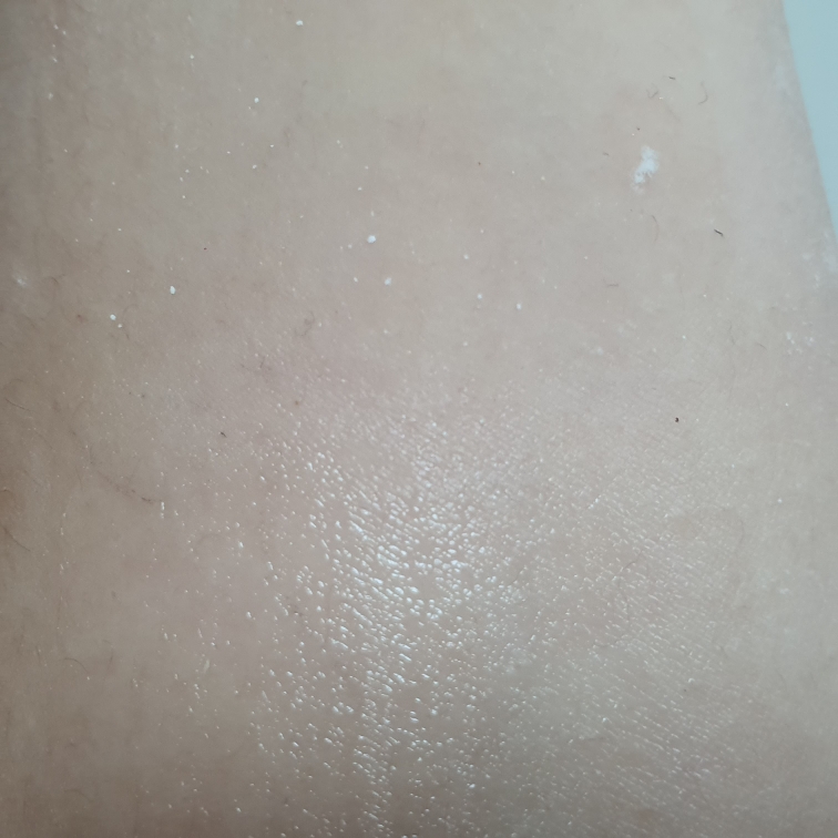 Real user review photo of Emoji Edition No Sebum Mineral Powder