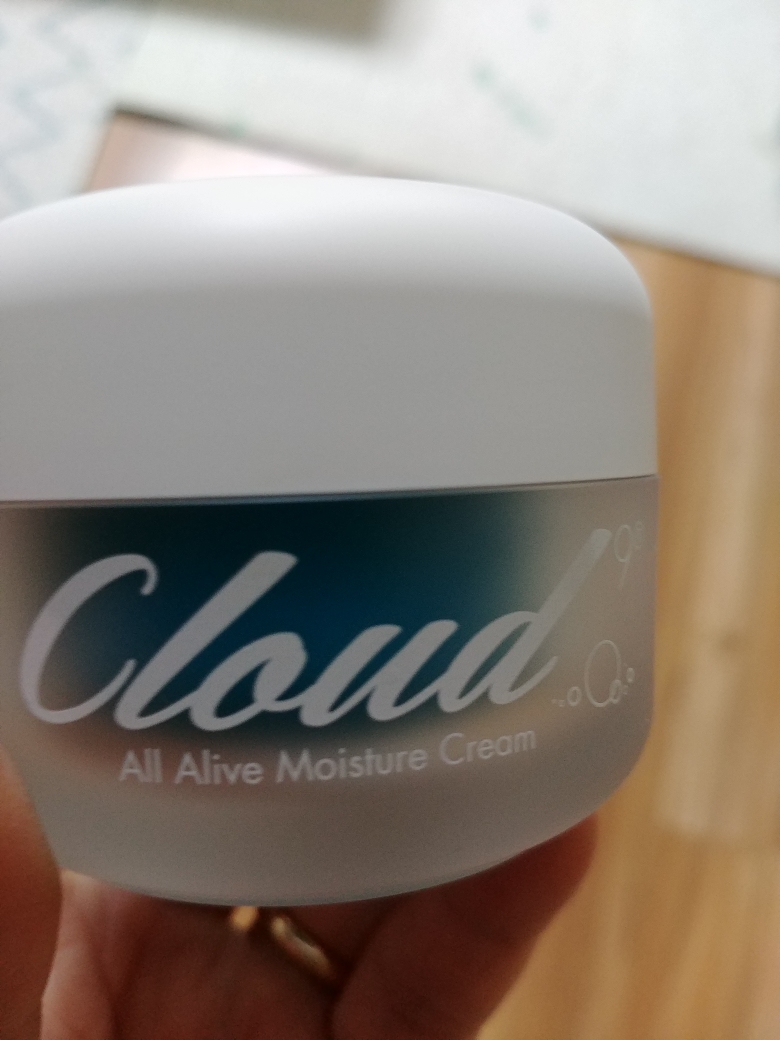 云9 全效保湿霜 review image