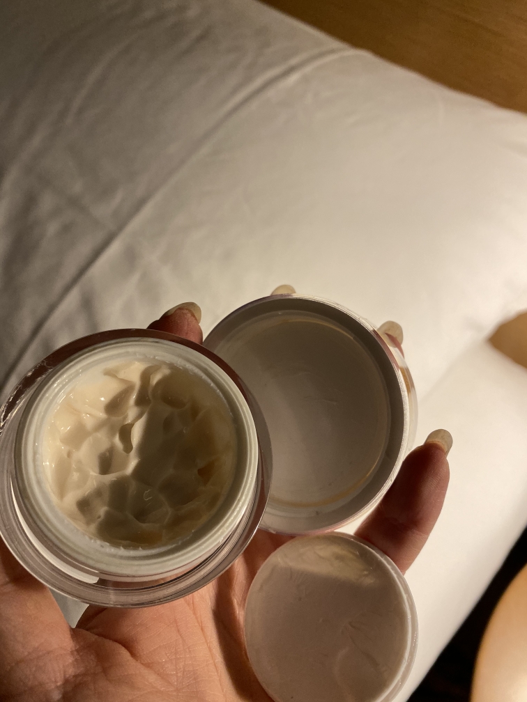 施丝丽雅兰特格拉尔抗衰老眼唇轮廓霜的真实用户使用照片