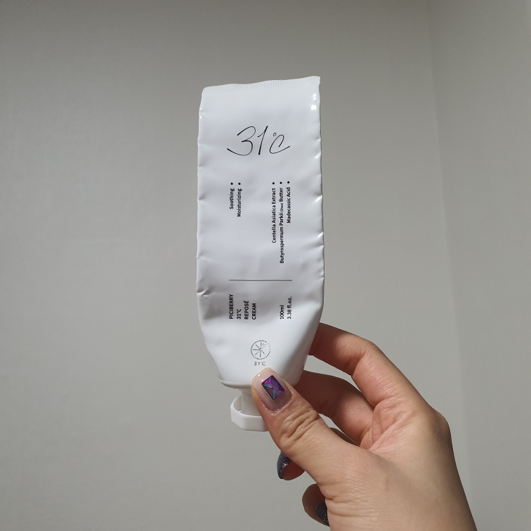 Ảnh đánh giá thực tế của người dùng về Kem dưỡng da Le Poze 31°C