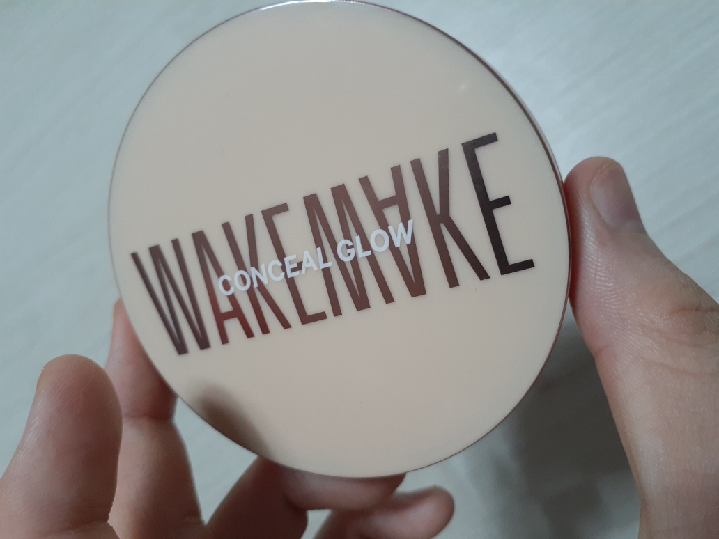 Real user review photo of Conceal Glow Cushion [No. 23 Natural Beige]