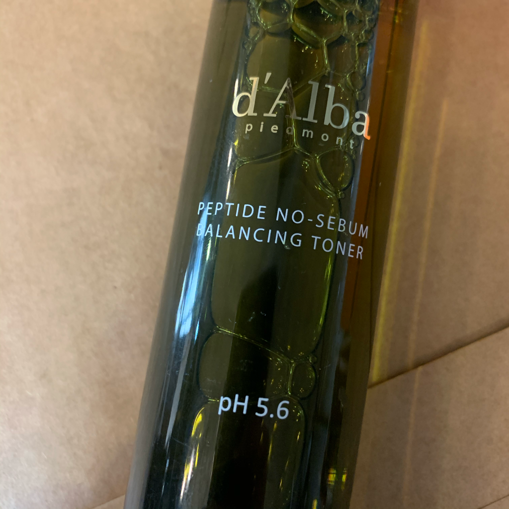 d'Alba Peptide No Sebum Balancing Toner review image