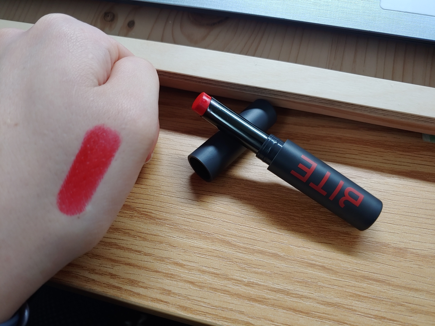 바이트뷰티 (BITEBEAUTY) (해외) Outburst Longwear Lip Stain [Orange Fizz] review image