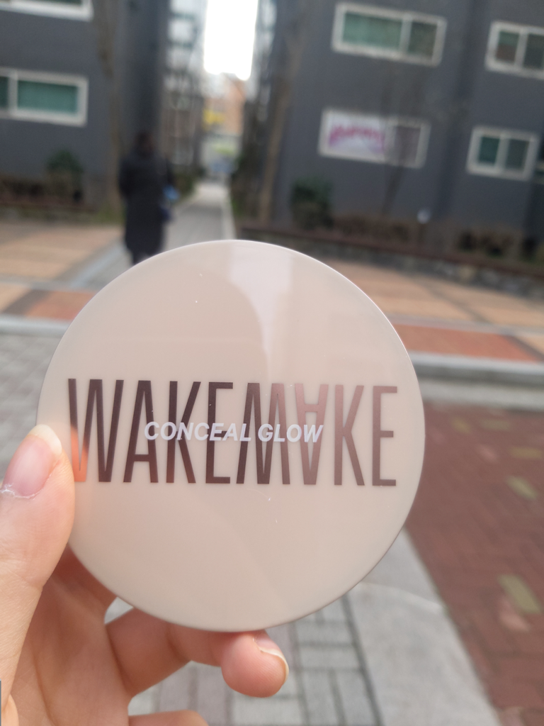 wakemake Conceal Glow Cushion [No. 13 Cool Ivory] review image