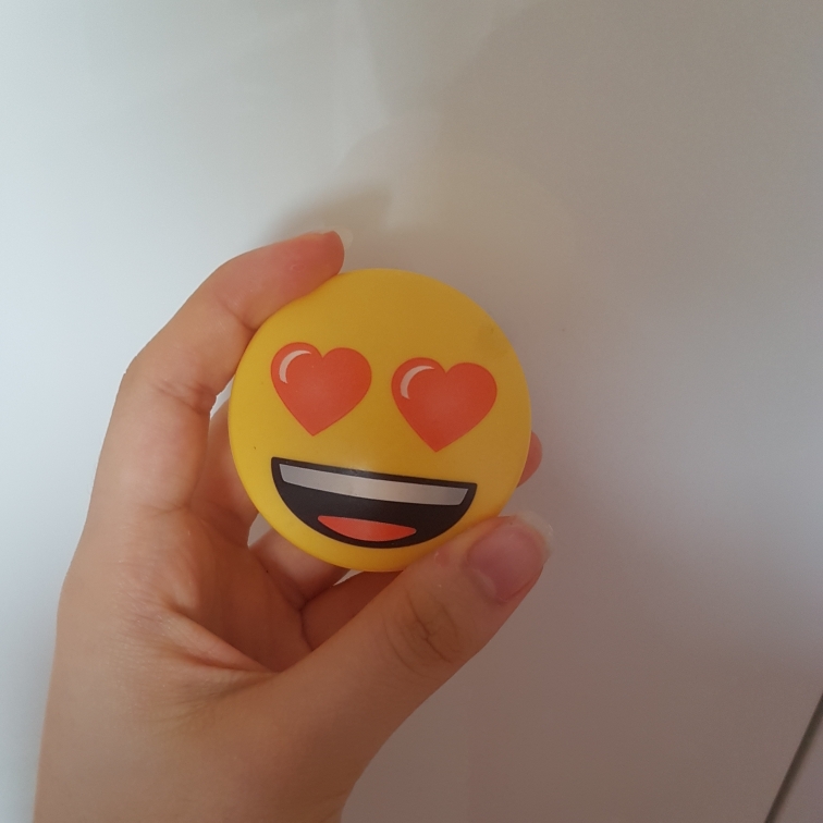 이니스프리 (INNISFREE) 이모지 에디션 노 세범 미네랄 파우더 review image