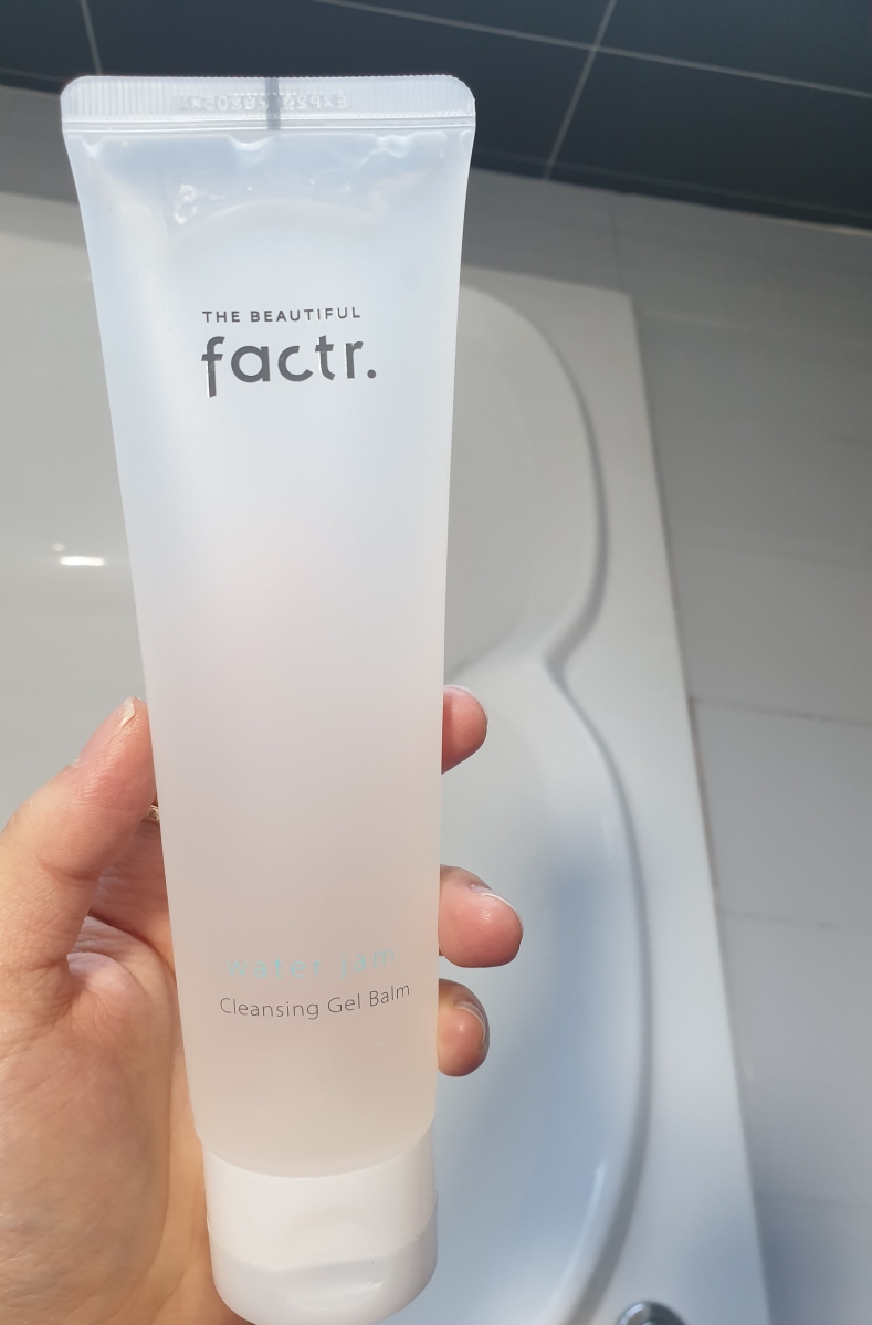 THEBEAUTIFULfactr cleansing gel balm review image