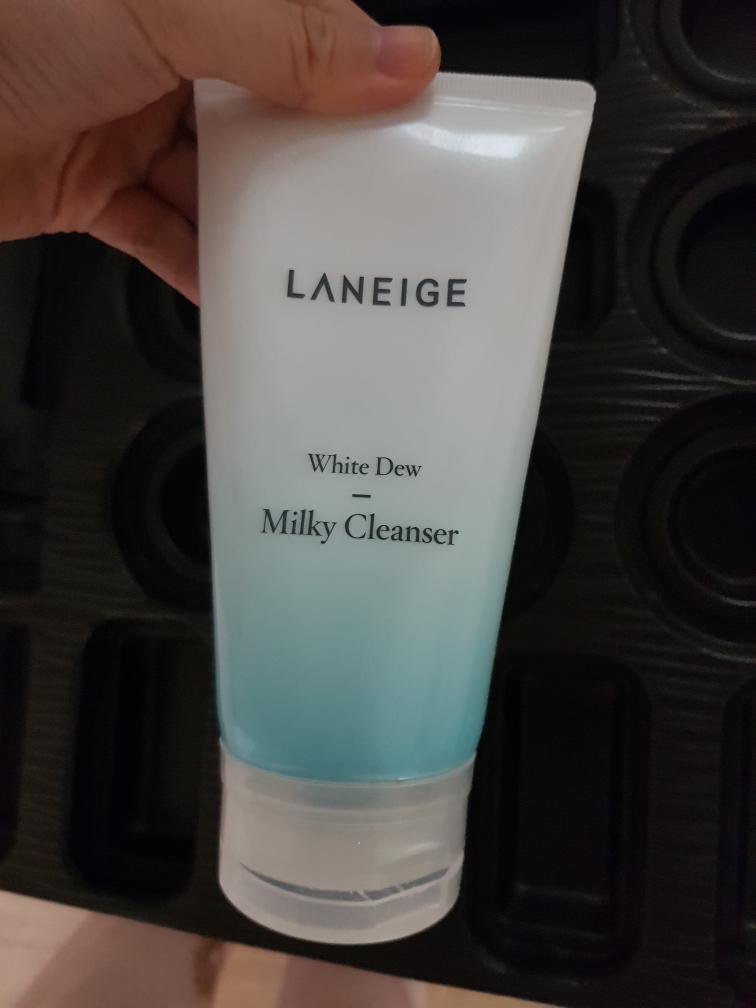 라네즈 (LANEIGE) 화이트 듀 밀키 클렌져 review image