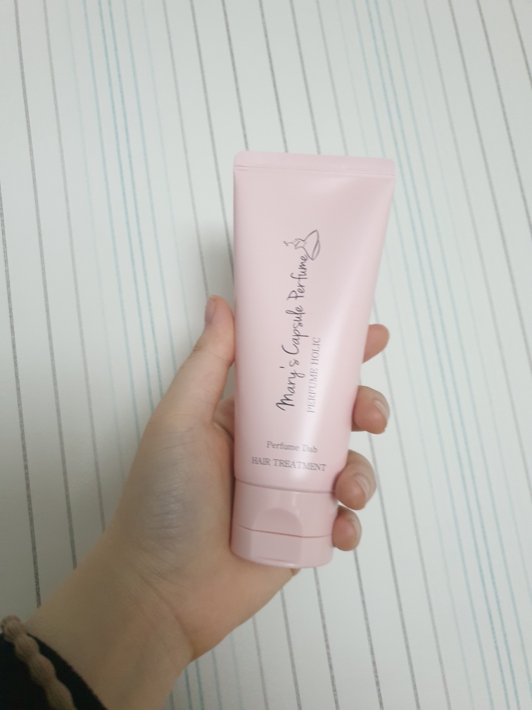 퍼퓸홀릭 (PERFUMEHOLIC) 마리 캡슐 퍼퓸 댑 헤어 트리트먼트 [01 러브인파리] review image