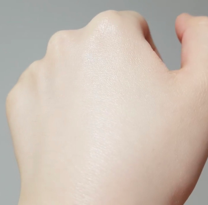 Real user review photo of Ultra HD Invisible Cover Foundation [115=R230 Ivory]