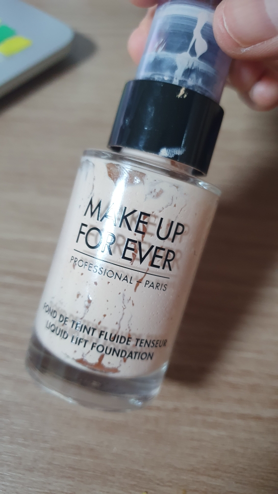 MAKEUPFOREVER liquid lift foundation review image
