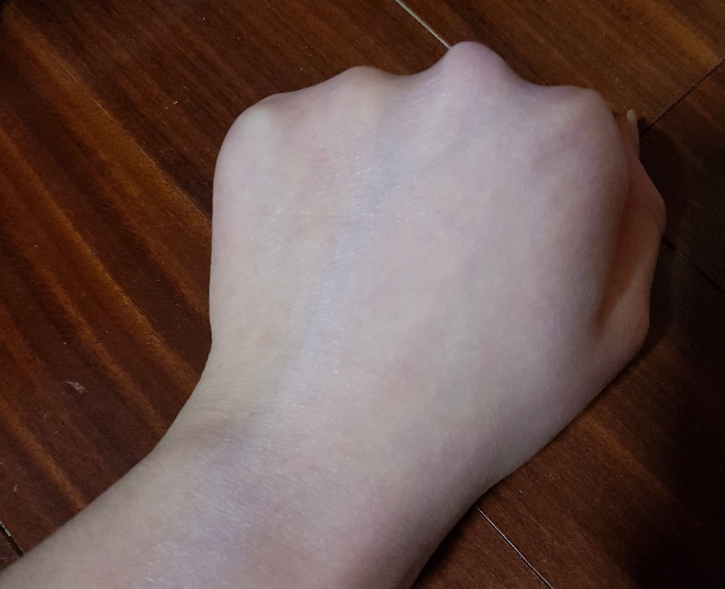 Melastop 美白防晒霜 [SPF50/PA+++)的真实用户使用照片