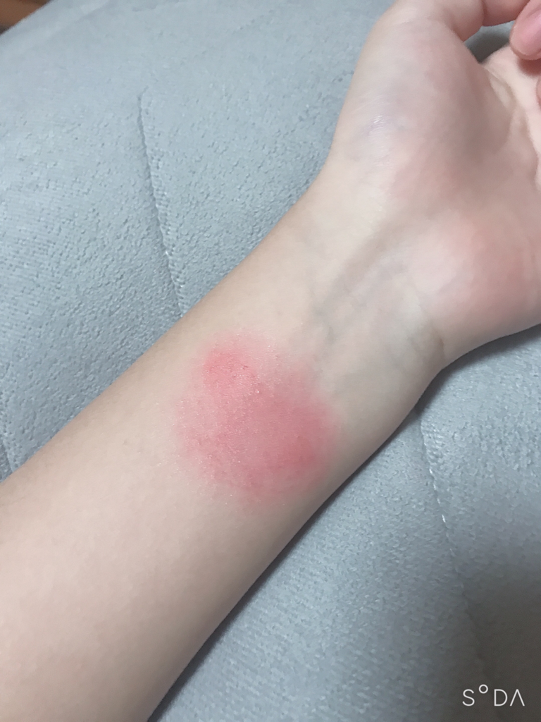 입생로랑뷰티 (YVESSAINTLAURENTBEAUTY) 베르니 아 레브르 바이닐 크림 립 스테인 [402 루쥬리믹스] (비닐틴트) review image