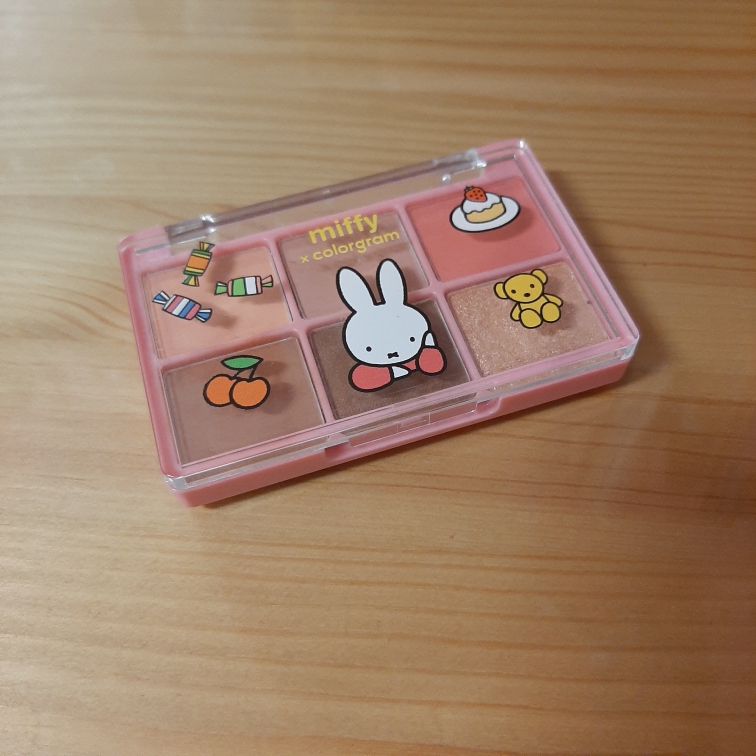colorgram Miffy Edition Hit Pan Eye Palette [No. 3 Happy Friends] review image