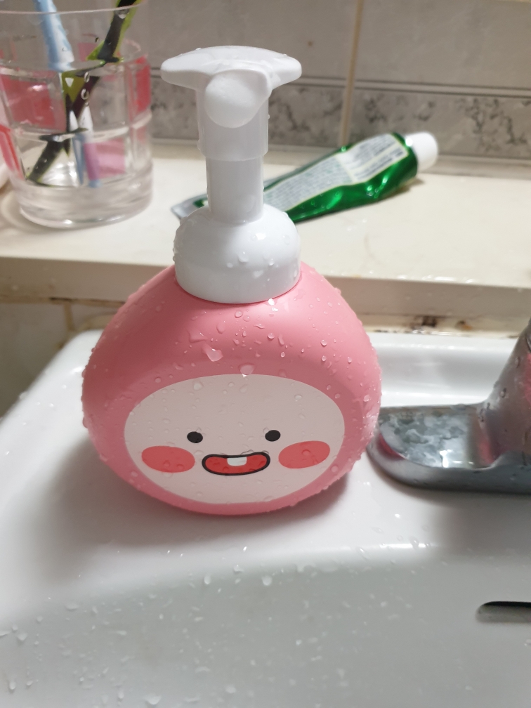LG생활건강 (엘지생활건강) 세이프프렌즈 버블 향균 핸드워시 리틀어피치 [시트러스향] review image