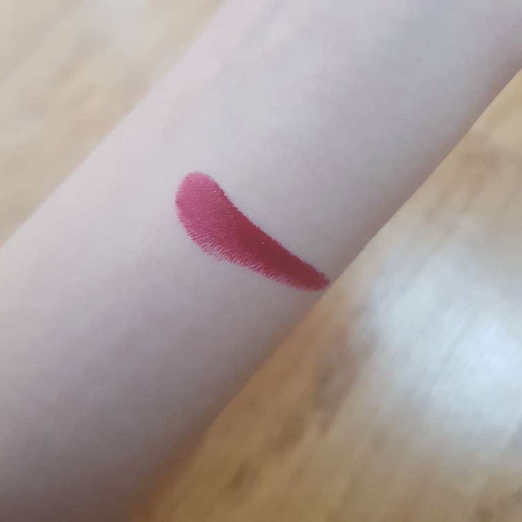 e.l.f (Overseas) Moisturizing Lipstick [Razzle Dazzle] review image