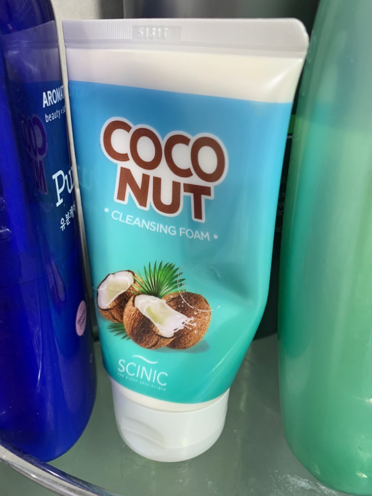 SCINIC Coconut Cleansing Foam review image