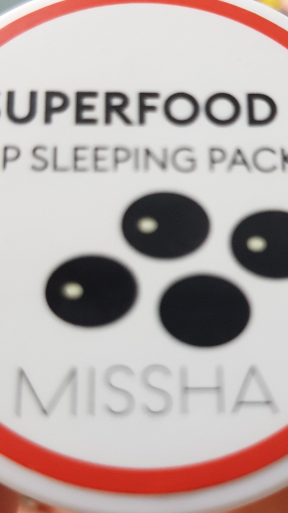 Real user review photo of Superfood Black Bean Lip Sleeping Pack