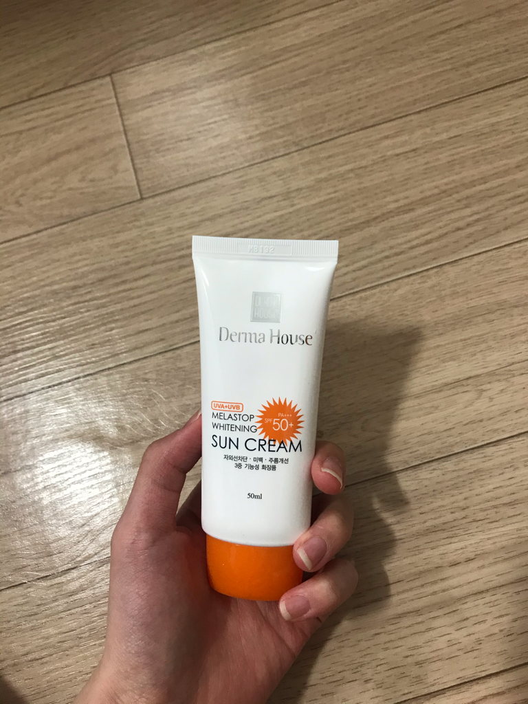 Melastop 美白防晒霜 [SPF50/PA+++)的真实用户使用照片
