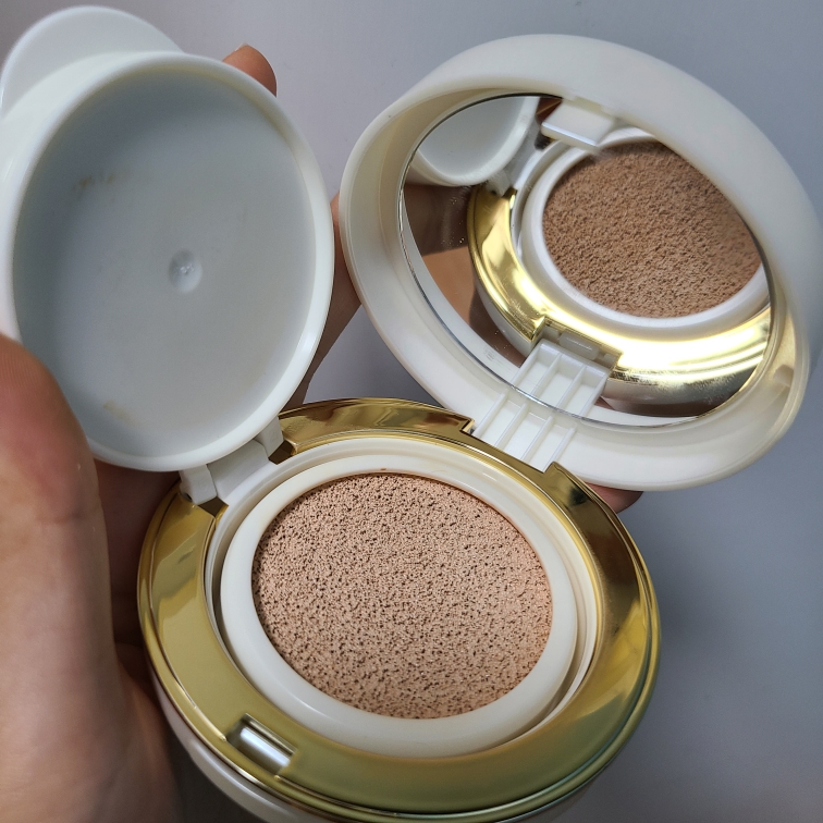 Real user review photo of Liz Shine Natural Cushion [SPF45/PA++] [Soft Vanilla]