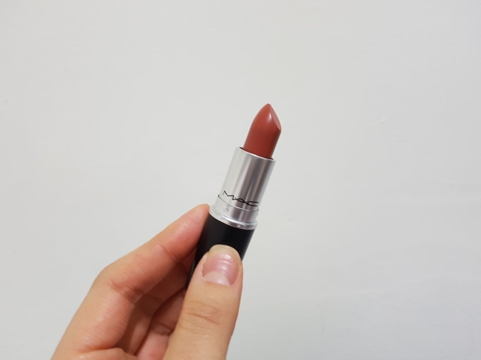 缎面唇膏[摩卡]的真实用户使用照片