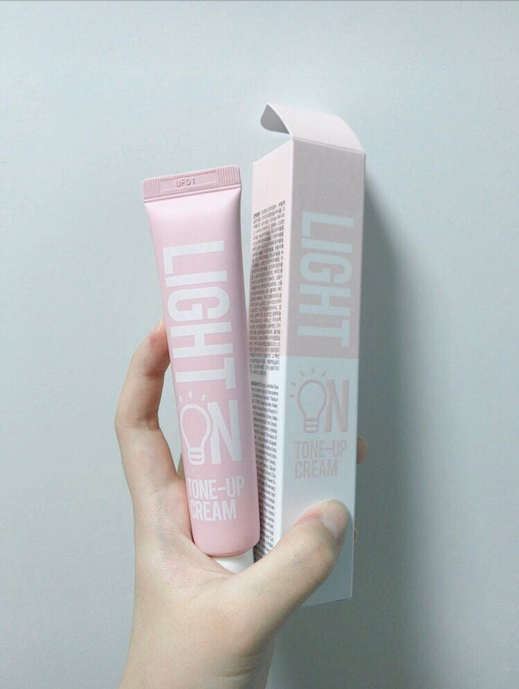 BOM (비오엠) 라이트 온 톤업 크림 review image