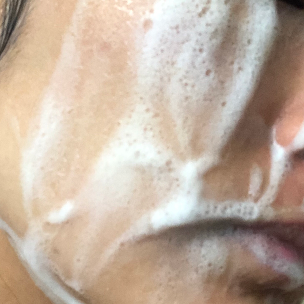 백아율 (Baegayul) 작약꽃 클렌징폼 review image