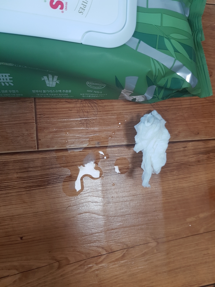 自然制造竹子湿巾的真实用户使用照片
