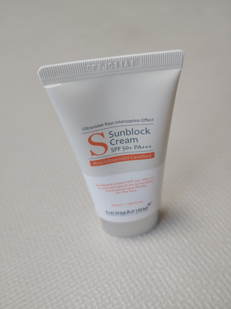 防晒霜[SPF50+/PA+++]的真实用户使用照片