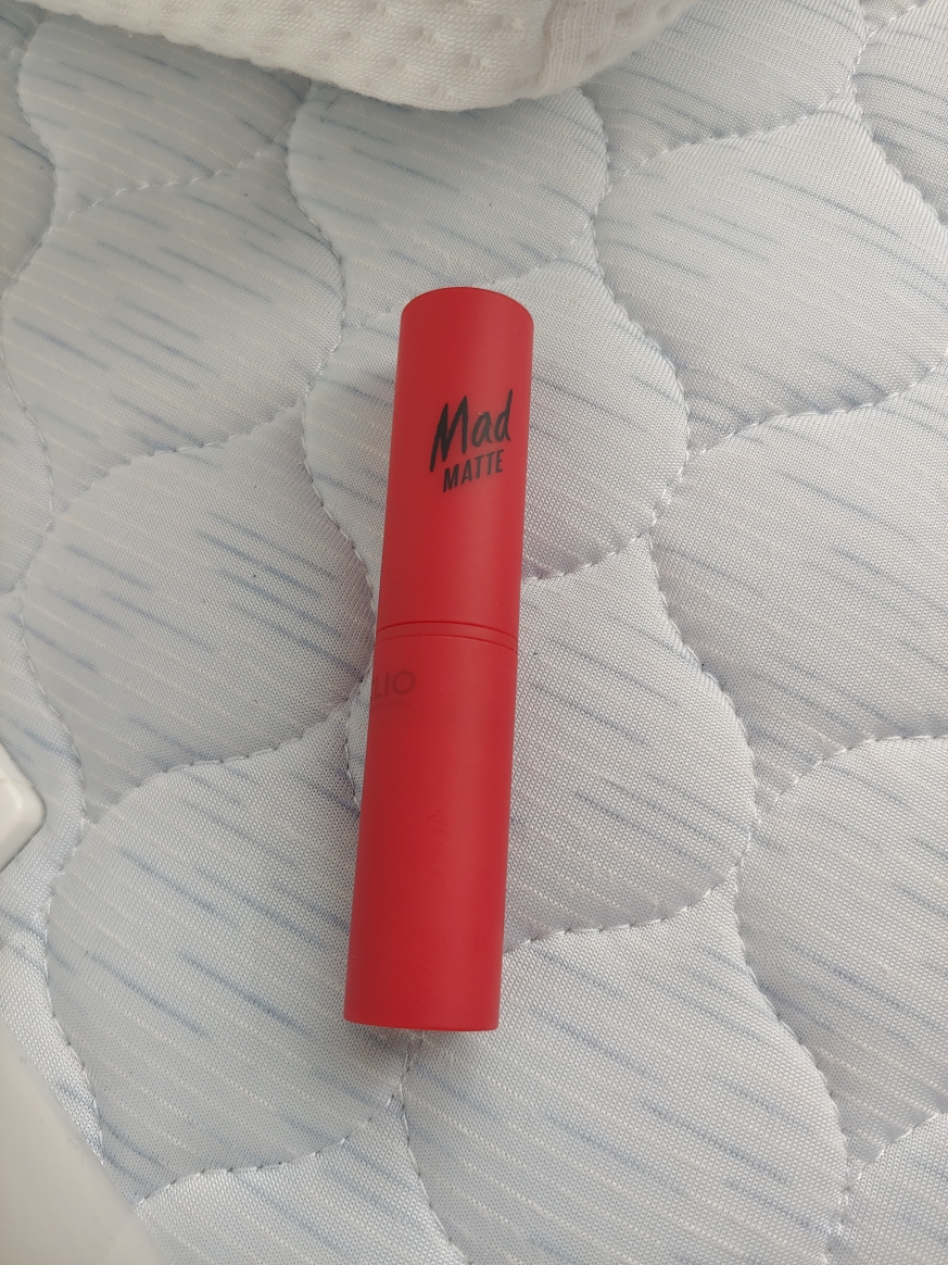 Real user review photo of Mad Matte Lip [003 Red Supreme]
