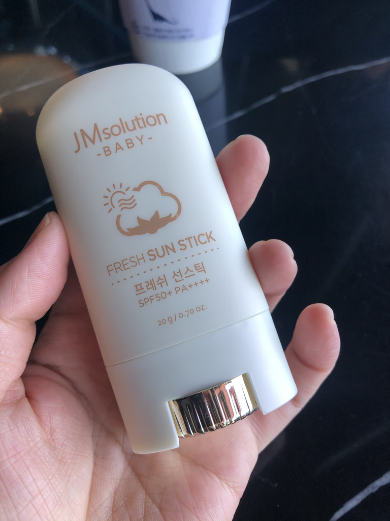 제이엠솔루션 (JMsolution) 베이비 프레쉬 선스틱 [SPF50+/PA++++] review image