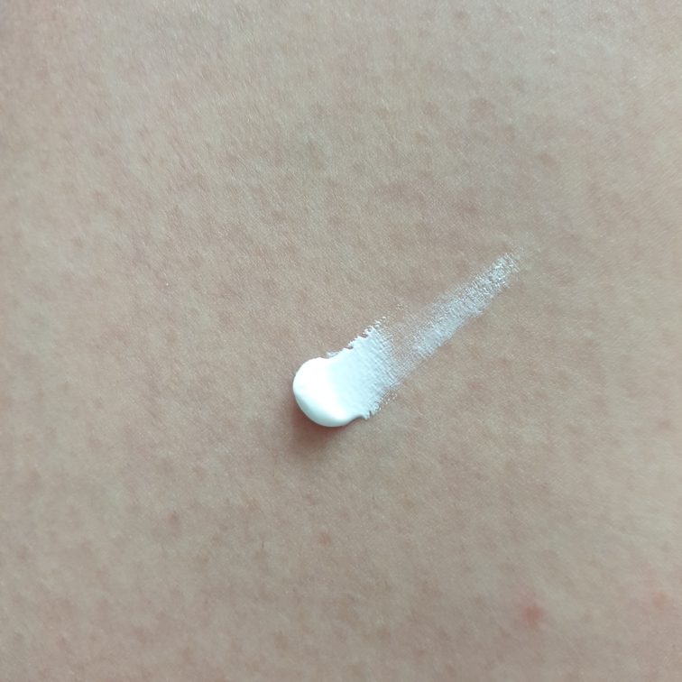 Real user review photo of Vitamin Barrier Cream 123