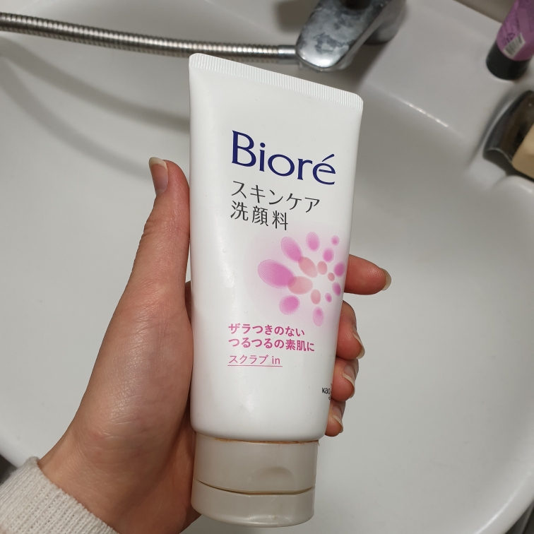 Biore 弱酸性洁面泡沫去角质及毛孔护理 [Scrub-in] （磨砂膏 common.review image