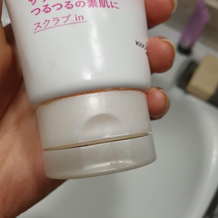 Biore 弱酸性洁面泡沫去角质及毛孔护理 [Scrub-in] （磨砂膏 common.review image