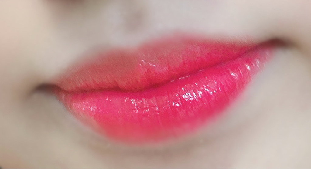 입생로랑뷰티 (YVESSAINTLAURENTBEAUTY) 베르니 아 레브르 바이닐 크림 립 스테인 [410 푸시아라이브] (비닐틴트) review image