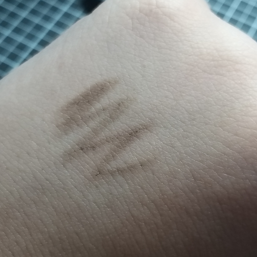 이니스프리 (INNISFREE) 미네랄 스틱 컨실러 [1호 라이트베이지] review image