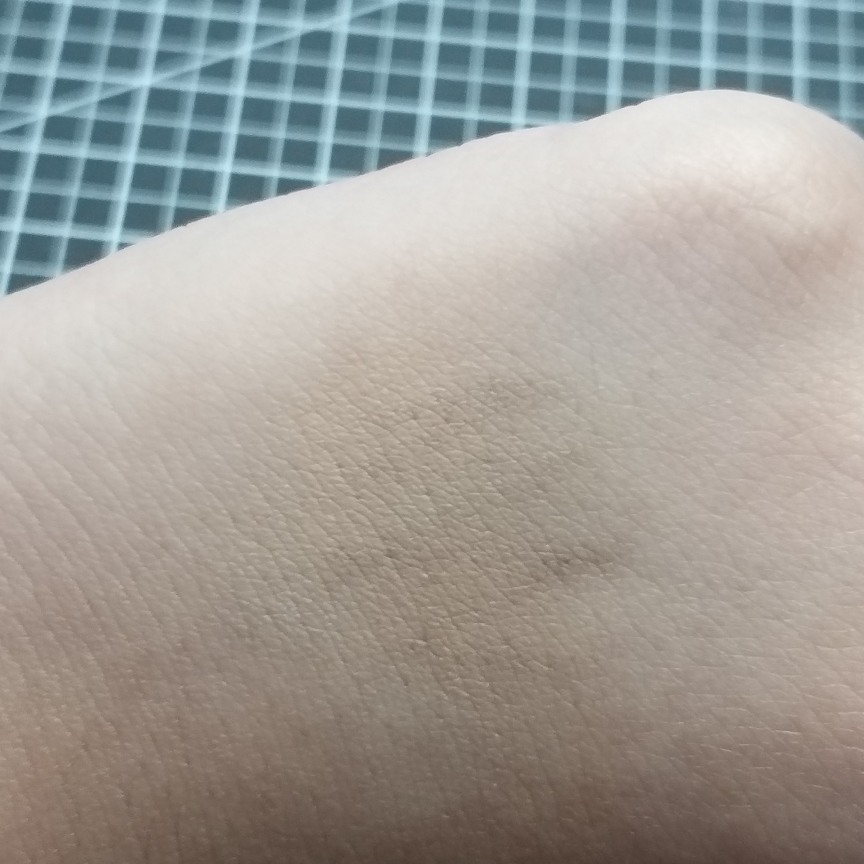 이니스프리 (INNISFREE) 미네랄 스틱 컨실러 [1호 라이트베이지] review image