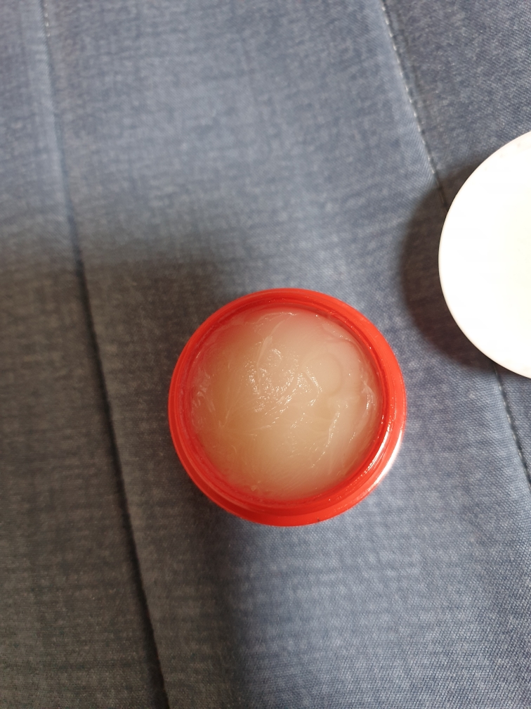 Real user review photo of Superfood Black Bean Lip Sleeping Pack