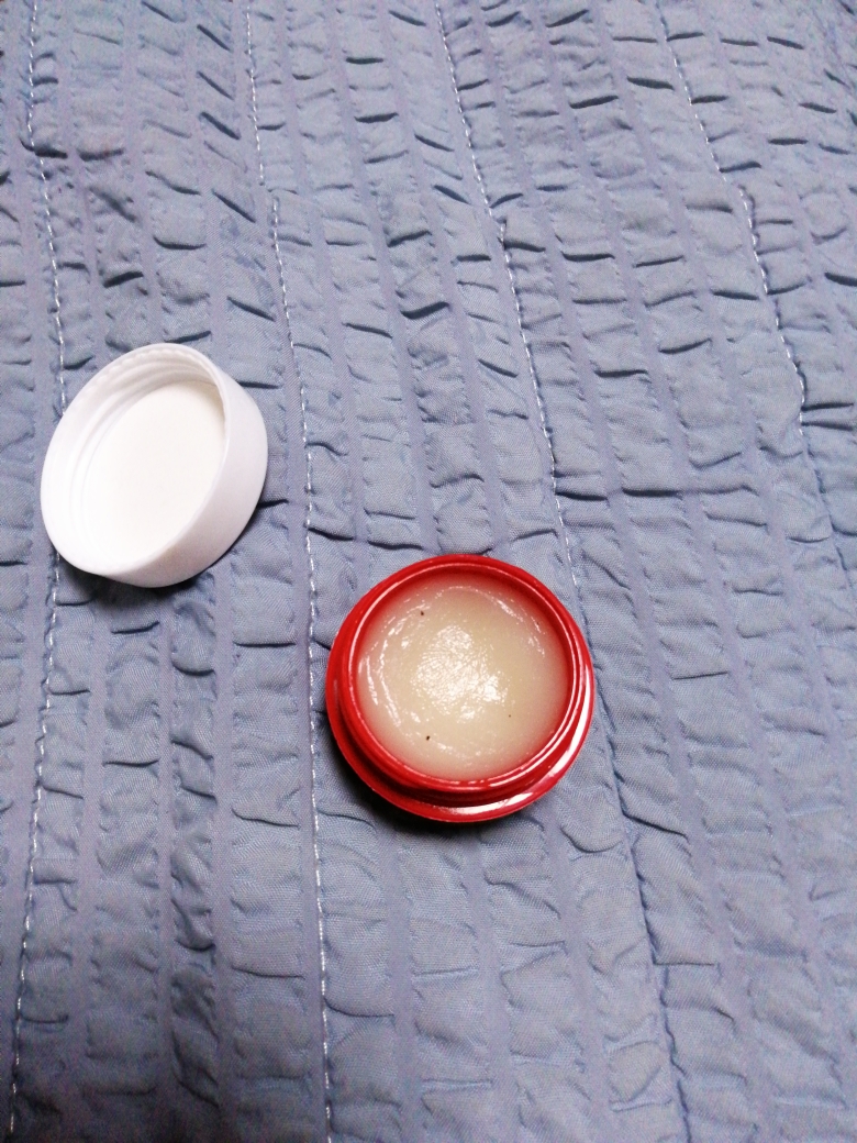 Real user review photo of Superfood Black Bean Lip Sleeping Pack