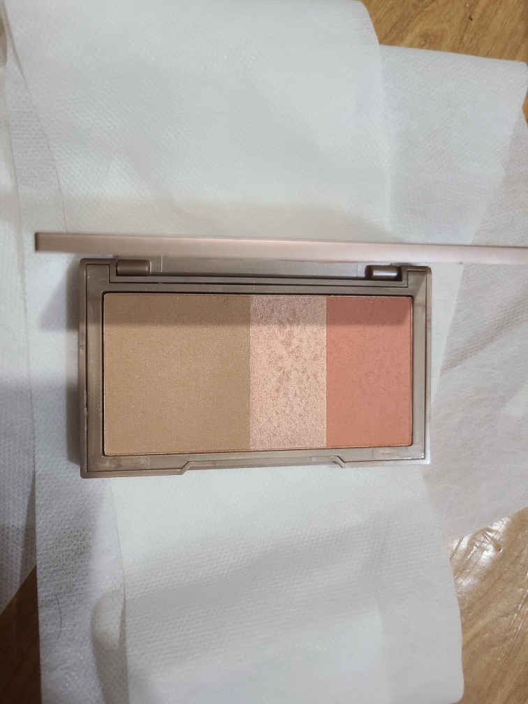 어반디케이 (URBANDECAY) 네이키드 플러쉬드 [네이키드] review image