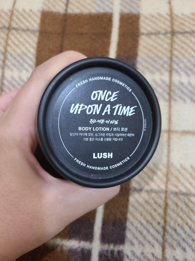 러쉬 (LUSH) 원스 어폰 어 타임 review image