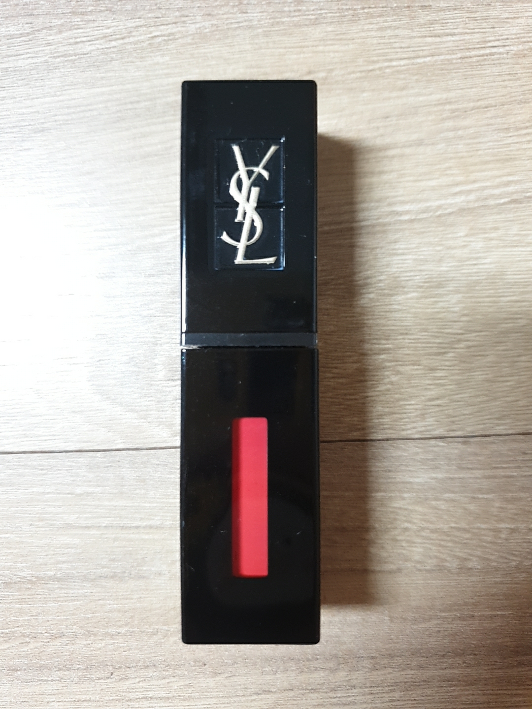 贝尼亚·勒布尔 维尼尔霜质唇膏 [411 节奏红] (维尼尔染唇膏)的真实用户使用照片