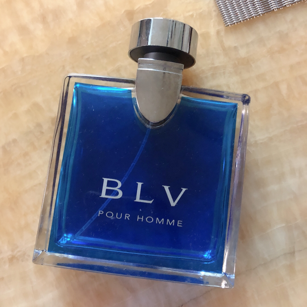 蓝色浓郁男士淡香水的真实用户使用照片