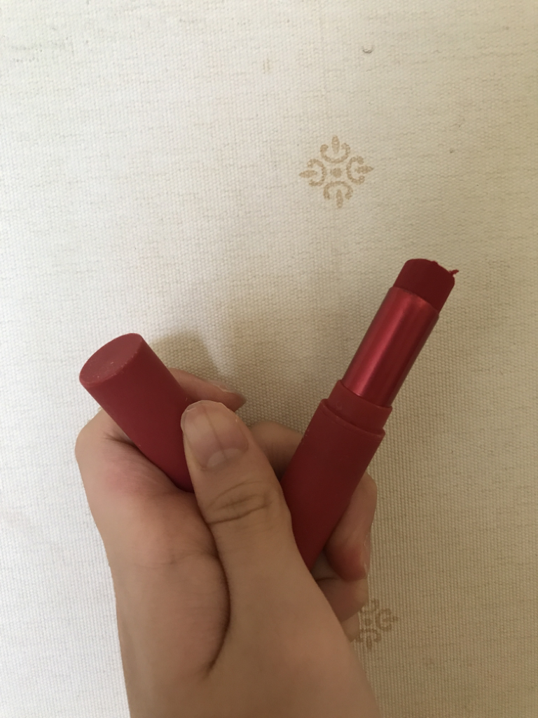 Real user review photo of Mad Matte Lip [003 Red Supreme]