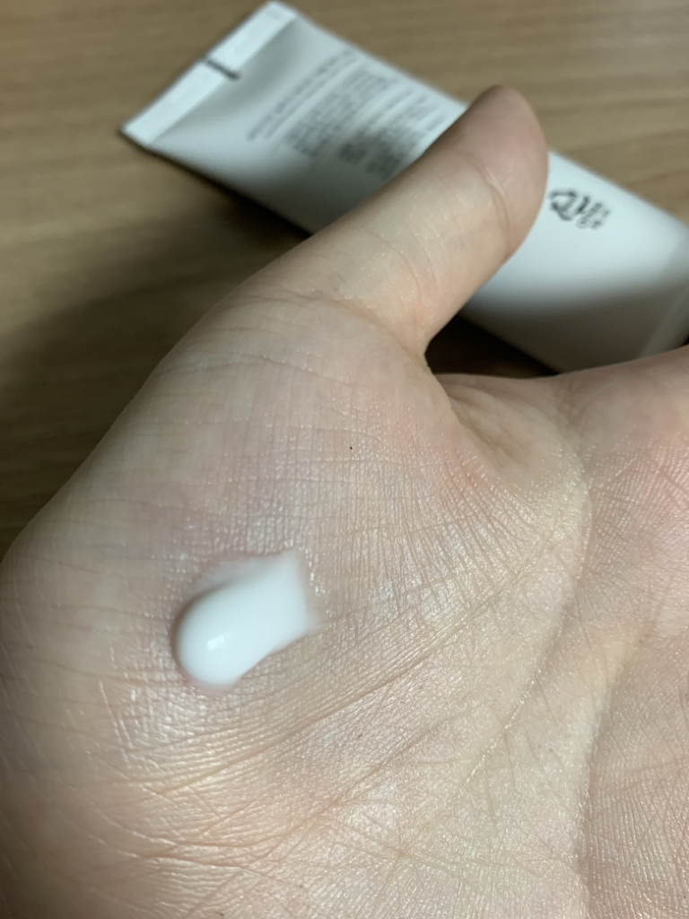 幻象白色香水护手霜的真实用户使用照片